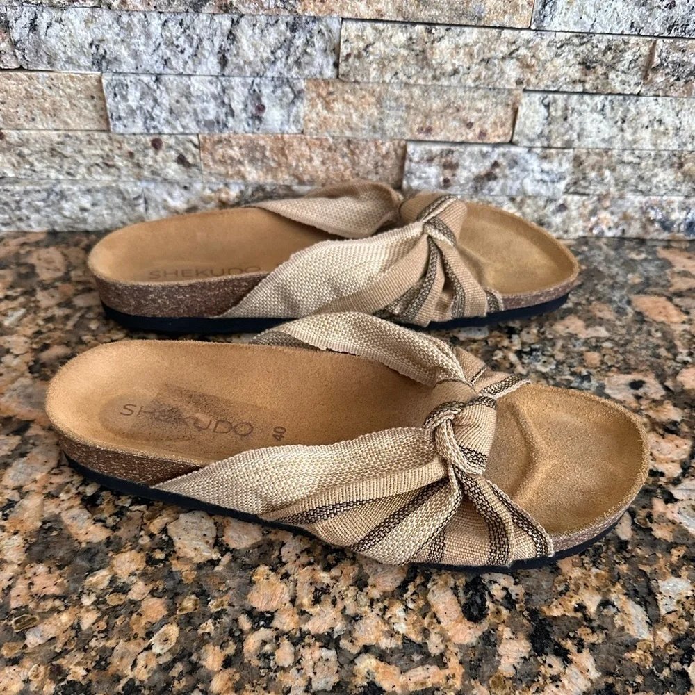 Shekudo Bahia Knot Slide Sandals In Neutral